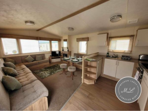 The Meadows 34 - Golden Palm Resort, pet friendly, WiFi & bed linen - Meadow Lakes Caravan & Lodge Hire